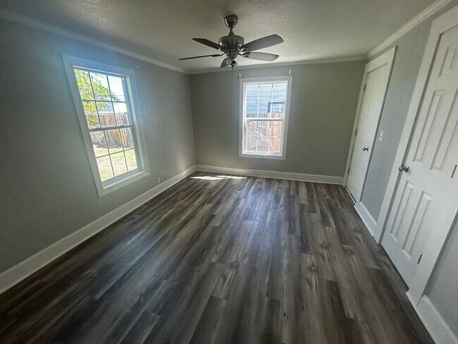 Photo - 1926 Over St