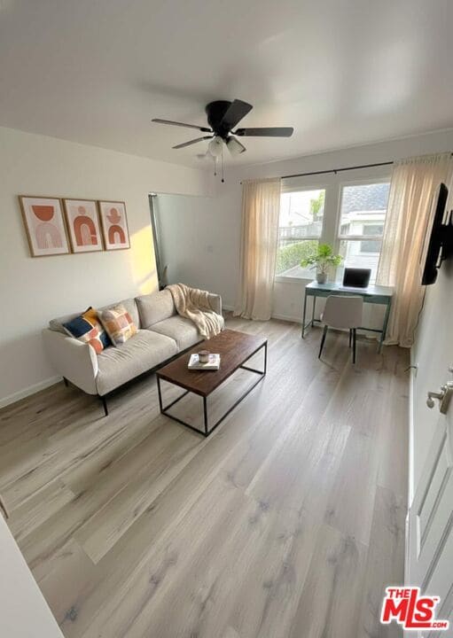 6136 Carlos Ave Unidad 1/2