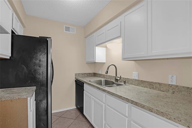 Photo - 1711 Justin Lyn St