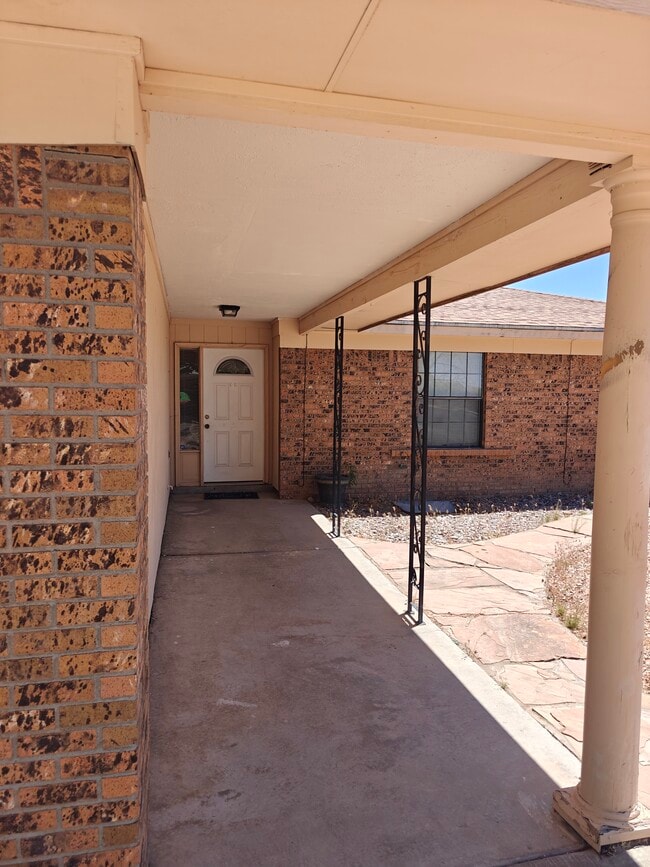Photo - 7400 Santa Fe Trl NW