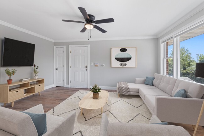 Photo - Updated 2 Bed in Lake Bluff | Parking Included | Pet Friendly | Top Schools Unidad F