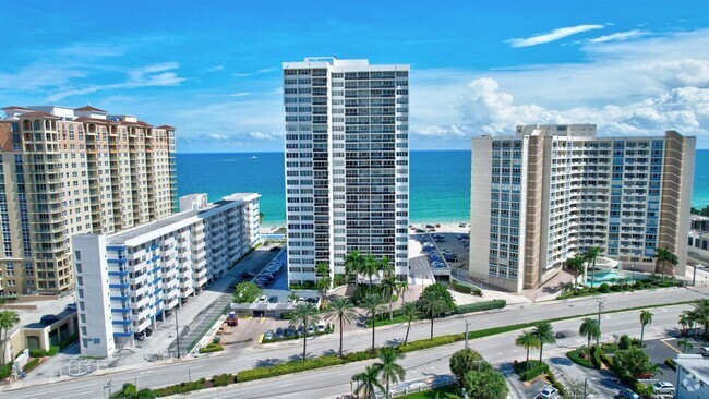 Building Photo - 3140 S Ocean Dr Rental