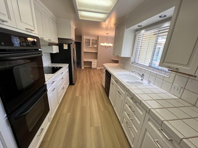 Photo - 20607 Russell Ln