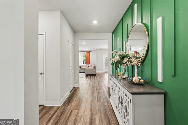 170 Glen Abbey Cir