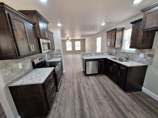 Photo - 3030 W Perkins St