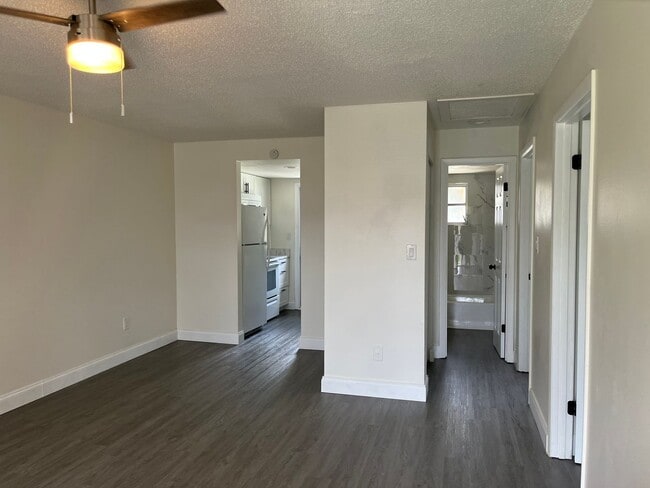 Building Photo - 721/723 Burdick Ave Unit 721 Rental