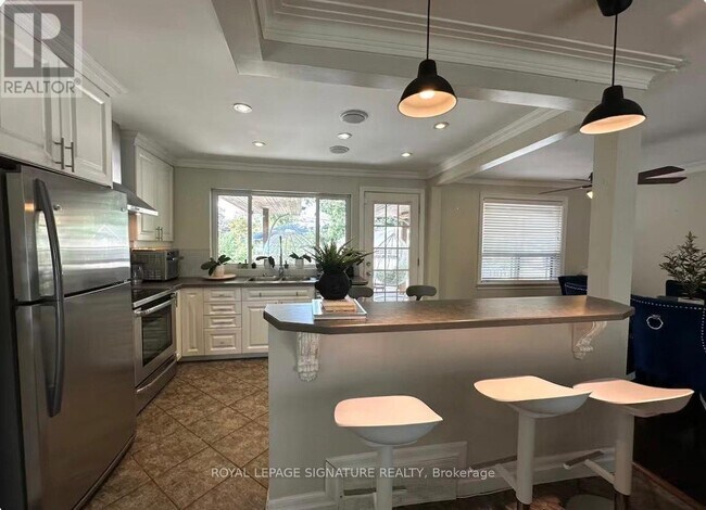 Photo - 1353 Sheldon Ave