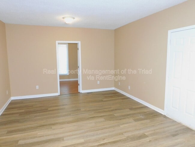Photo - 164 Riverside Dr