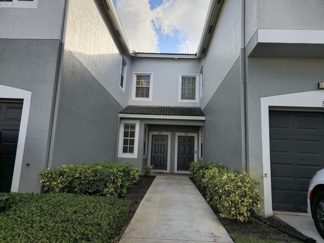 Photo - Prime Location & Modern Comfort in Greenacres! 3 Bed 2.5 Bath Townhouse