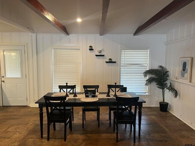 Photo - 1228 Carol Ln