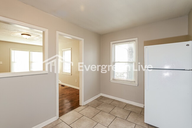 Photo - 7409 Walrond Ave