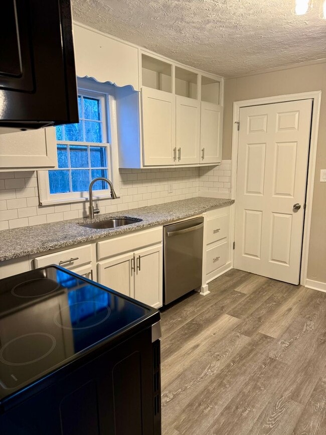 Photo - Cute 2 bedroom/ 1 bath Madison w/ Bonus Room