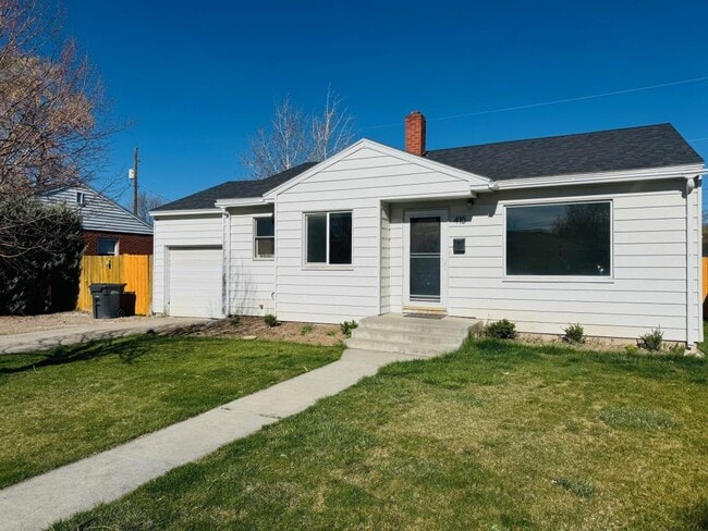 Building Photo - 410 Holbrook Dr