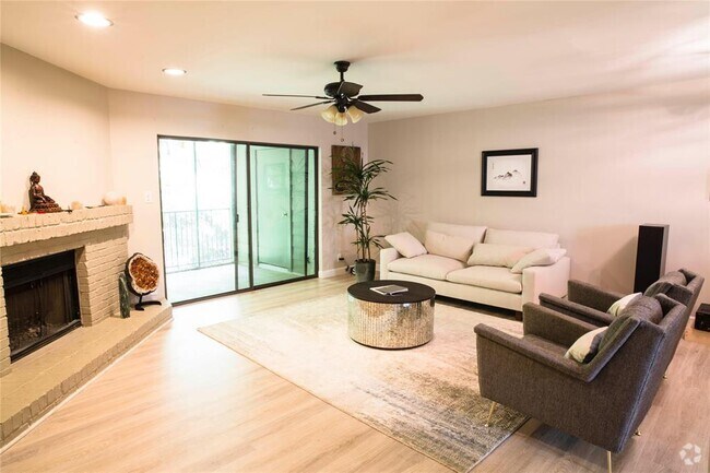 Building Photo - 1135 Barton Hills Dr Unit 205 Rental
