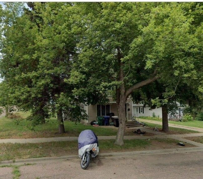 Photo - 4 bedroom 1 bath on corner lot