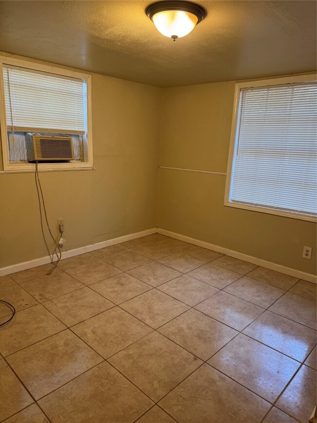 Photo - 900 Mohawk Dr