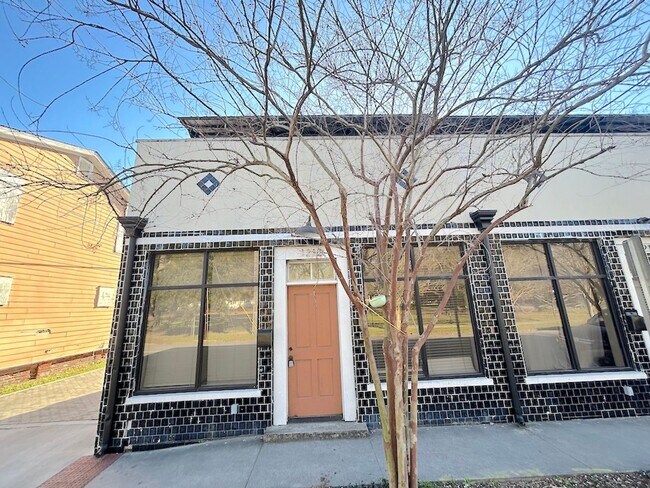 Photo - DIXON PARK | 2 BEDROOM | 2.5 BATH