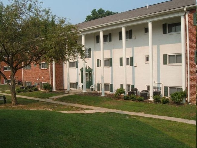 Photo - Kirkwood Crossing Apartments