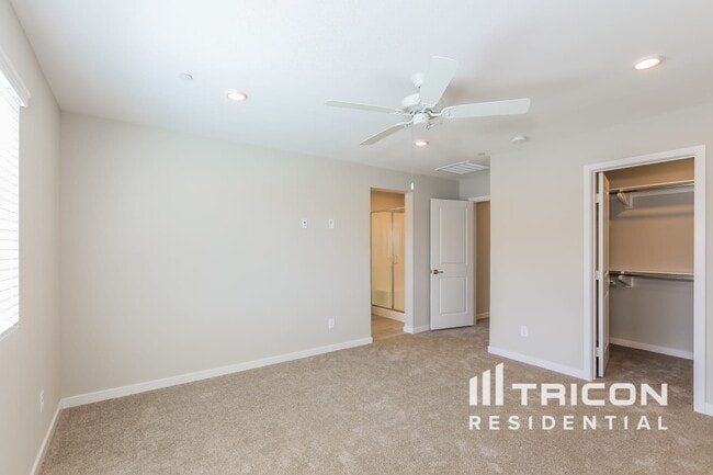 Photo - 31570 Dwight Dr