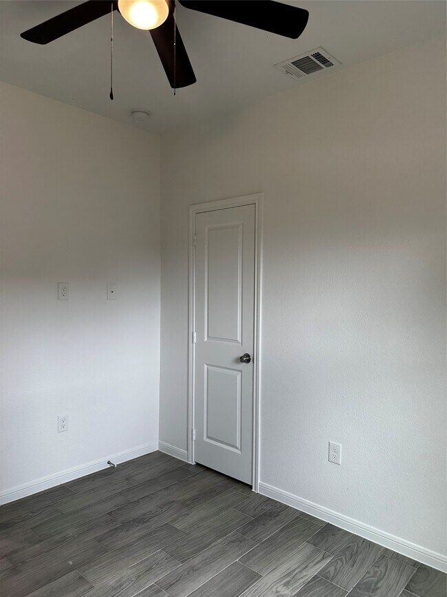 Photo - 16686 E Lynbrook
