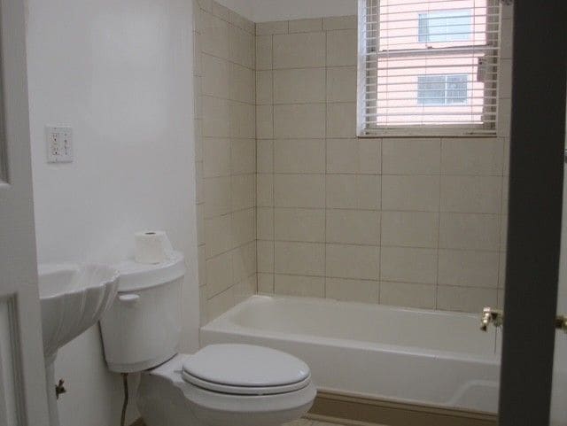 Photo - 735 6th St NE