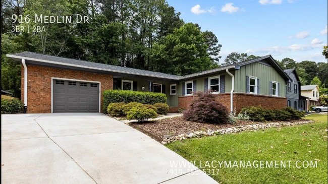 Building Photo - 916 Medlin Dr Rental