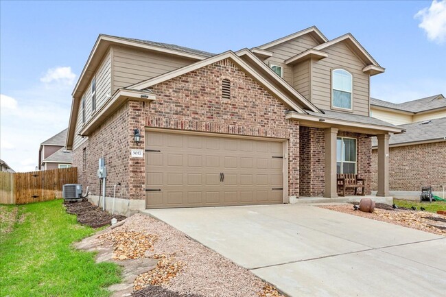 Photo - 4/2.5 in Midway ISD