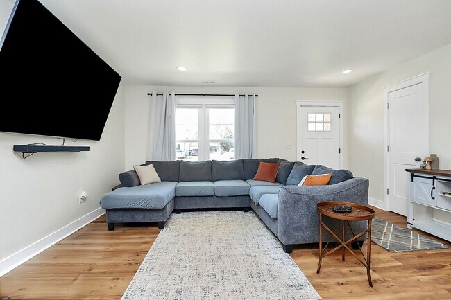 Photo - Fully Updated & Furnished Gem in the Heart of Starmount!