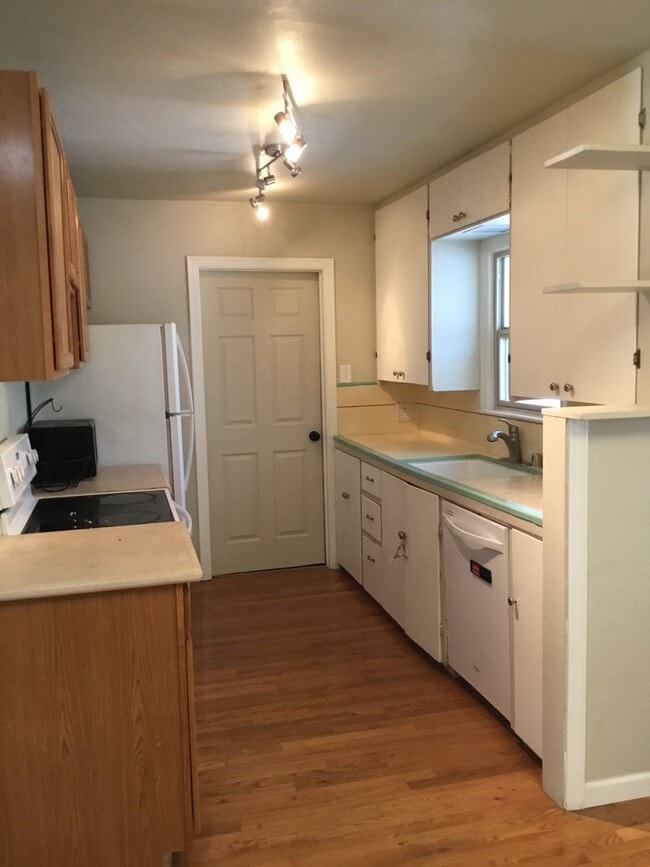 Photo - 4 bedroom home close to UNR
