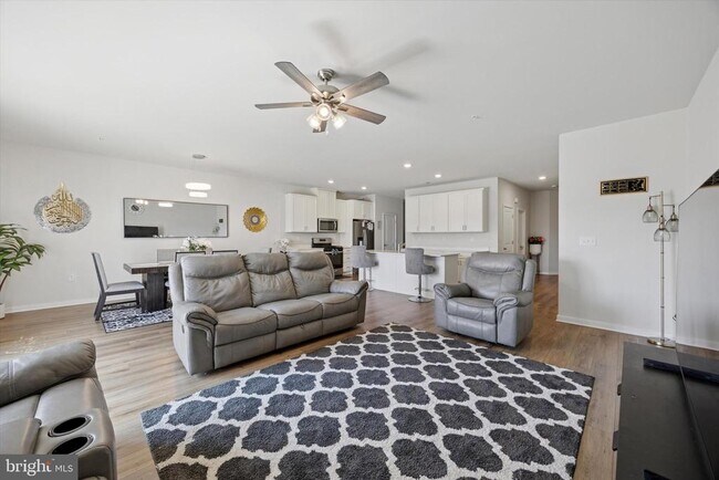 Photo - 68 Painters Wy