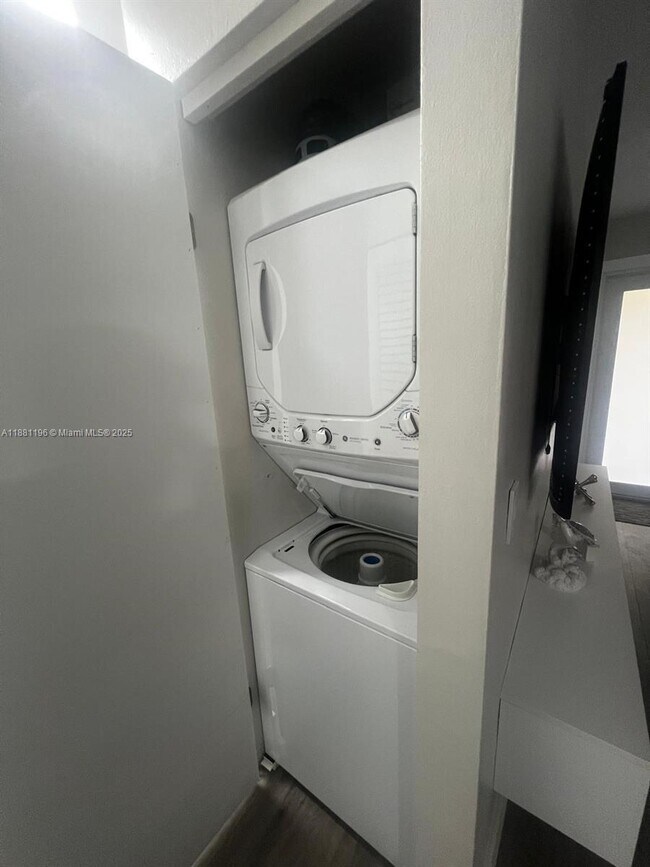 Photo - 2 bedroom in Hollywood FL 33021