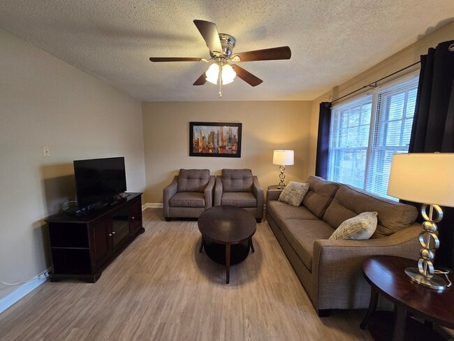 Photo - 1565 Jefferson Rd