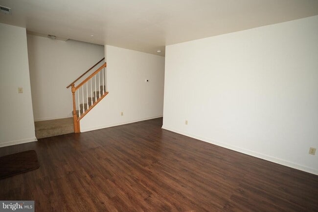 Photo - 45828 Wolftrap Way