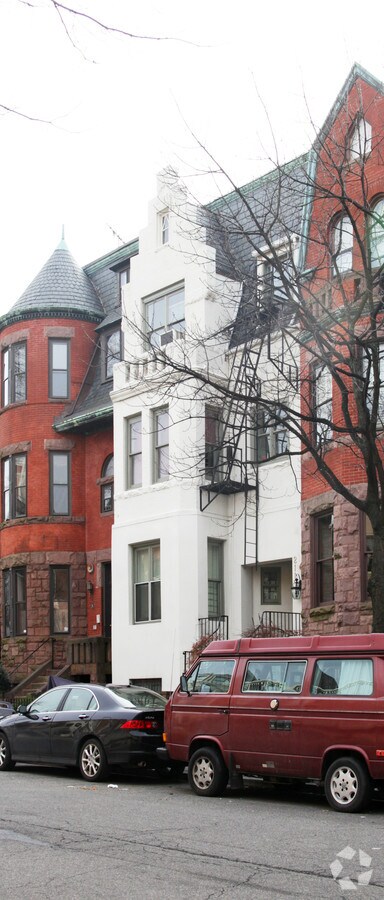 Photo - 2112 O St NW