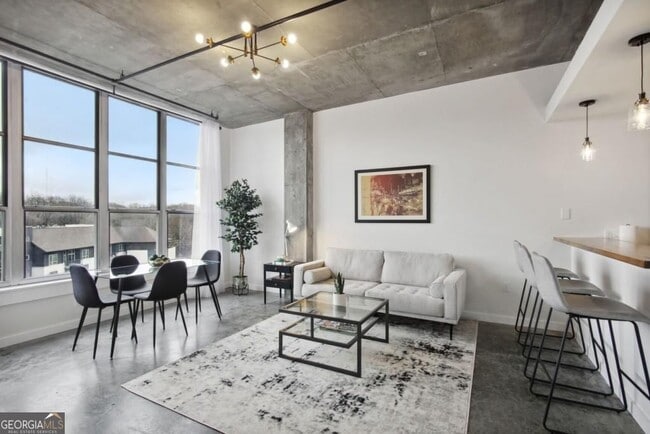 Photo - 245 N Highland Ave NE Unidad 404