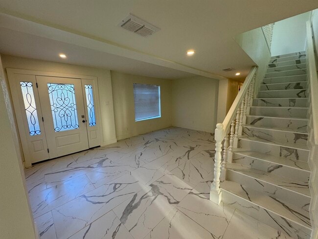 Photo - 13 Royale Cir