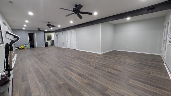 Photo - 4854 W Addison St Unidad 3