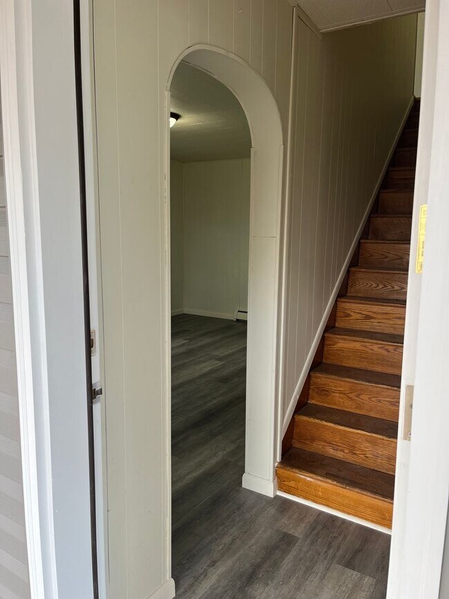 Photo - Newly Remodeled Single Family Home - Howar...