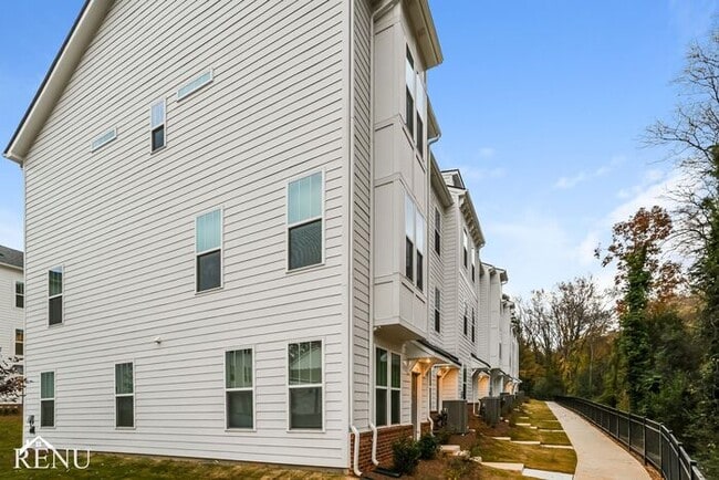 Photo - 320 McCrorey Ave