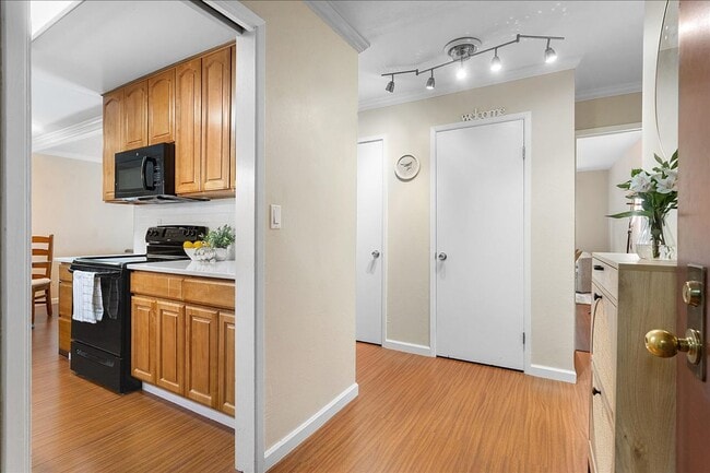 Photo - 1311 Webster St Unit E103