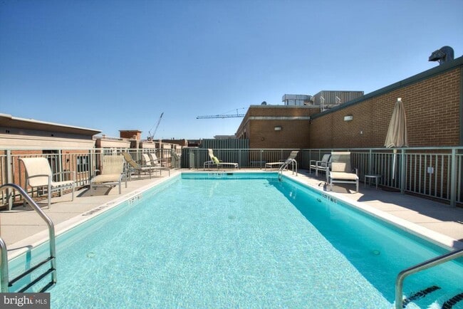 Building Photo - 2425 L St NW Unit 617