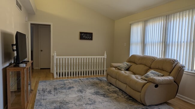 Photo - 7512 N Hemple Ave