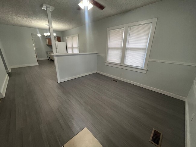 Photo - 843 S Holyoke St