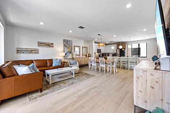 Photo - 428 SE 12th Ct