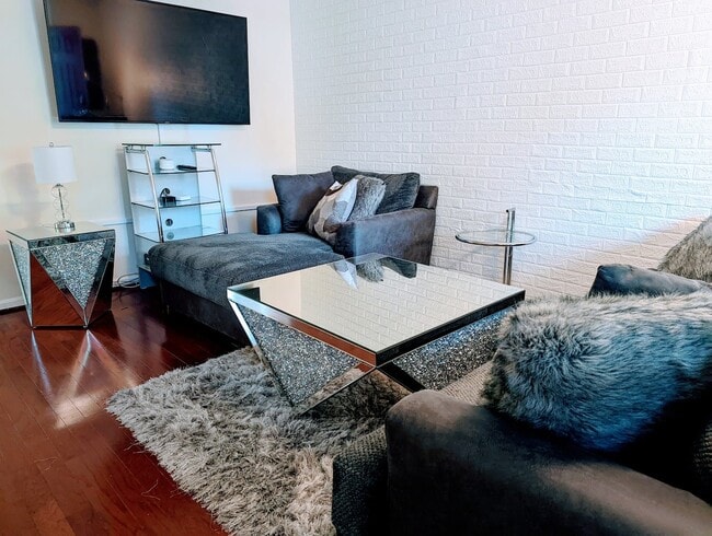 Building Photo - 3221 Stanton Rd SE