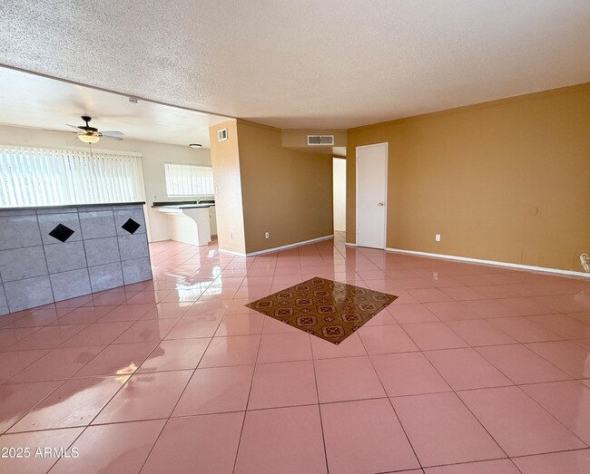 Photo - 617 W Minton St