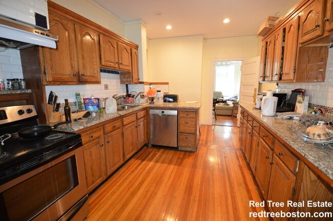 Photo - 1906 Beacon St Unit 2