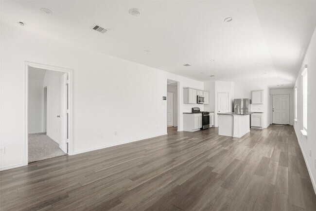 Photo - 5215 Mossdale Blf Ln