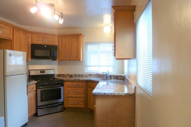Photo - 175 W I St Unit #4