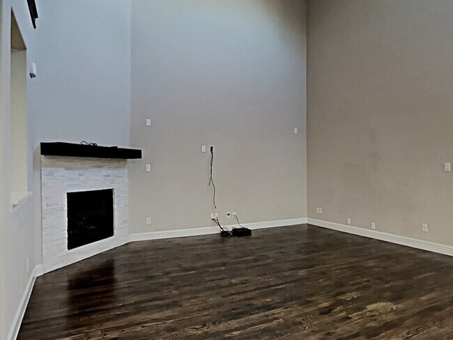 Photo - 1004 Indian Grass Ln